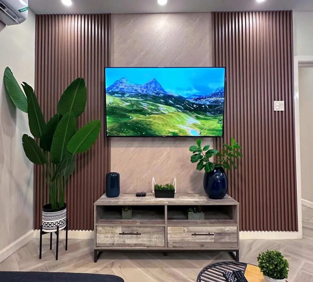 Modern And Cozy 1Br Condo In Kgn Кингстон Апартаменты